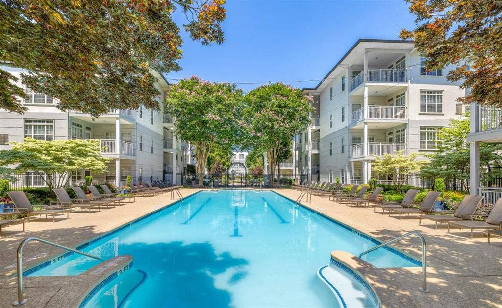 Spacious 2 bed 2 bath in Buckhead