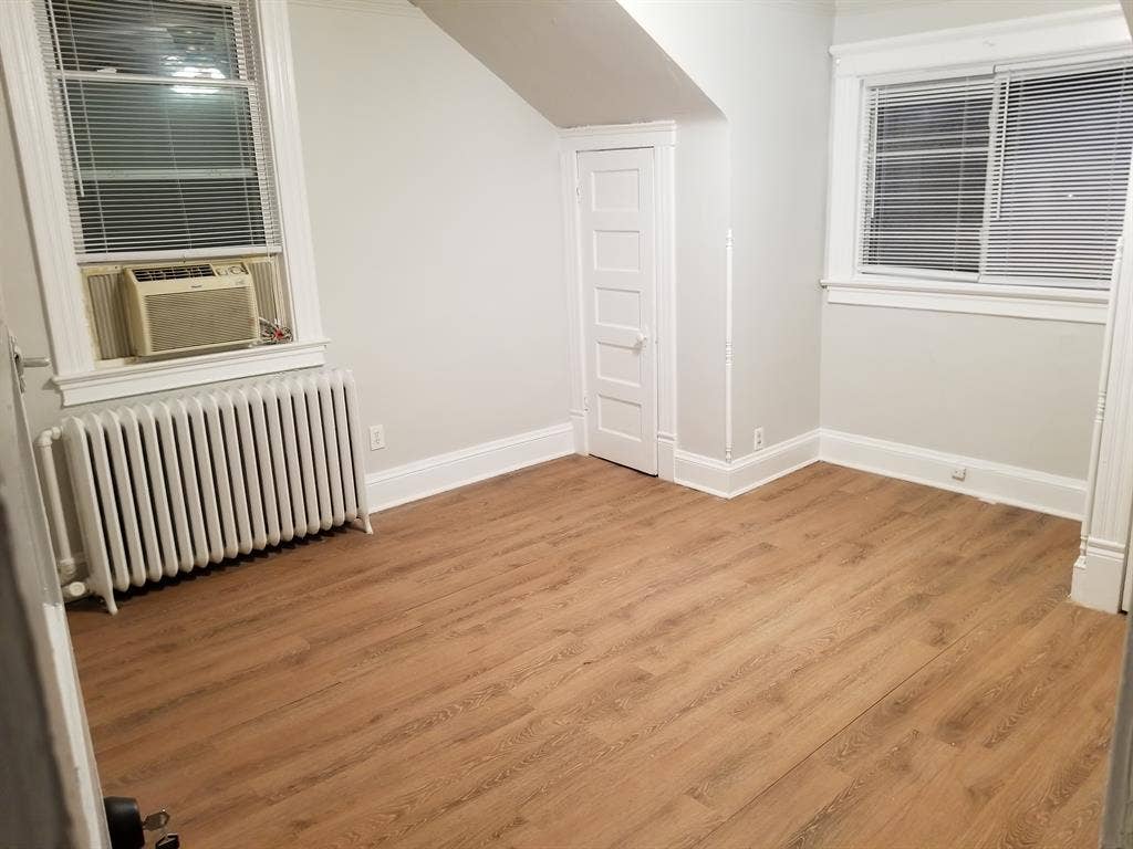 Big Bedroom with its own bathroom M