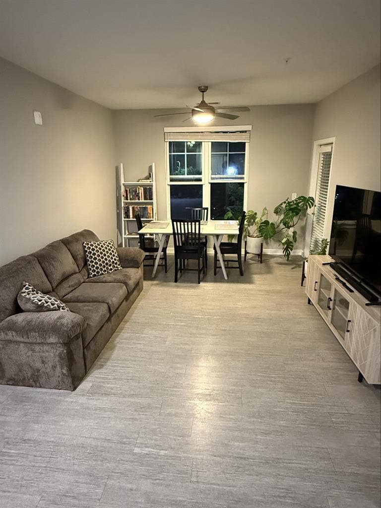 Year-long lease roommate needed
