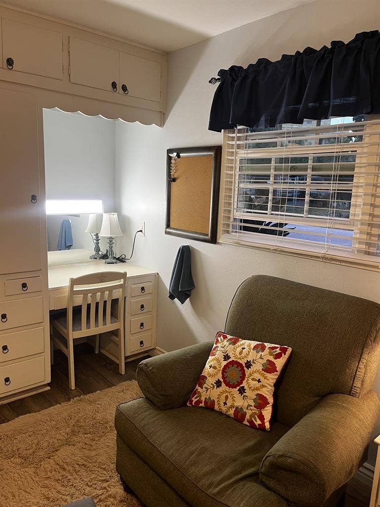 Large furnished Room in a House