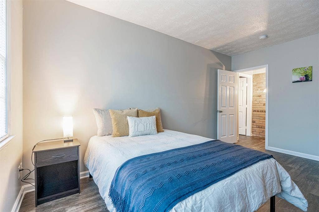 6 BR in Decatur