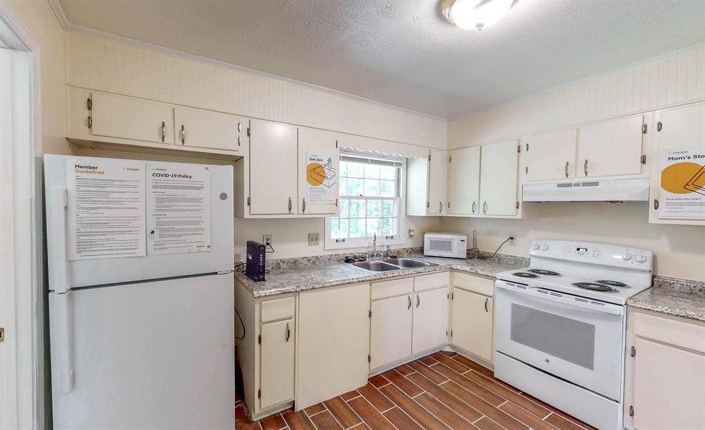 7 BR in Riverdale