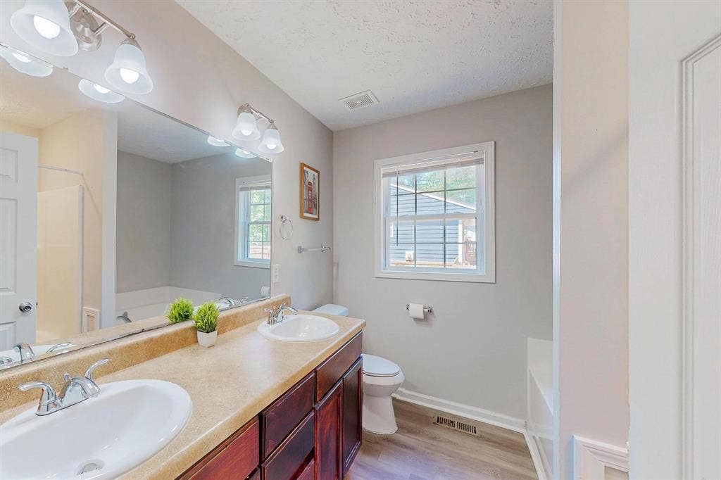 7 BR in Ellenwood