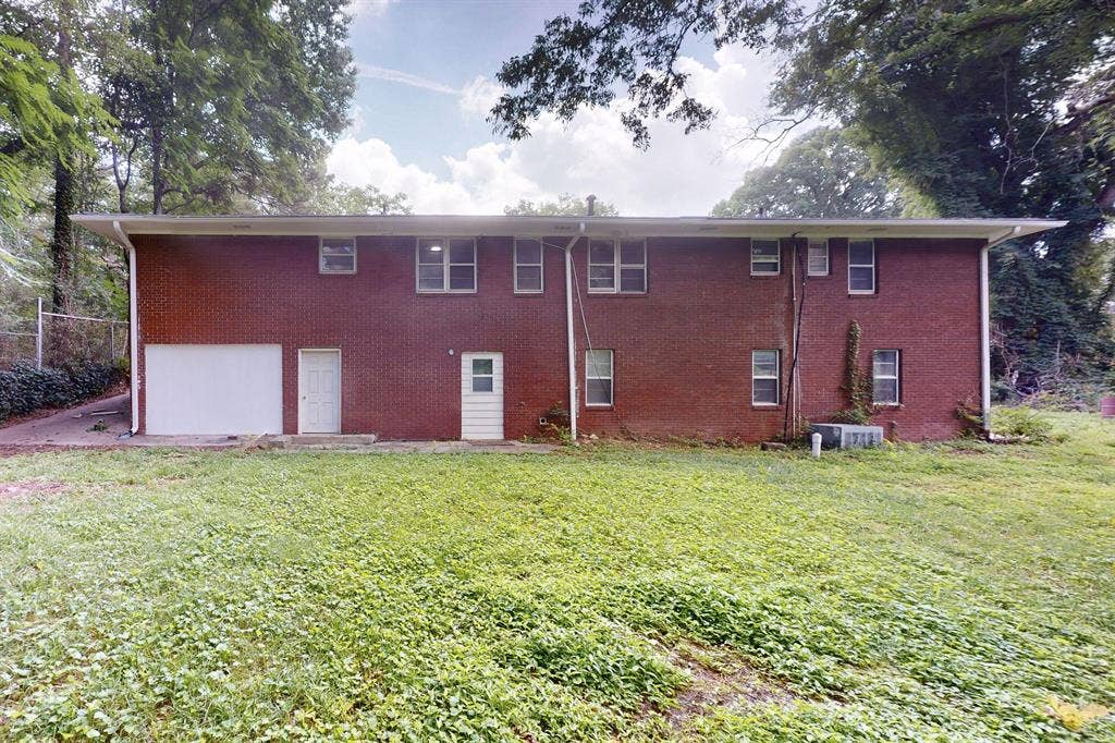 10 BR in Atlanta