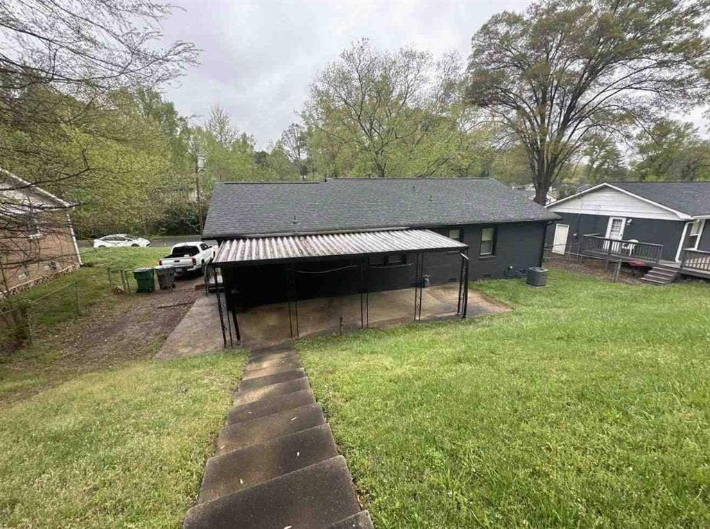4 BR in Charlotte