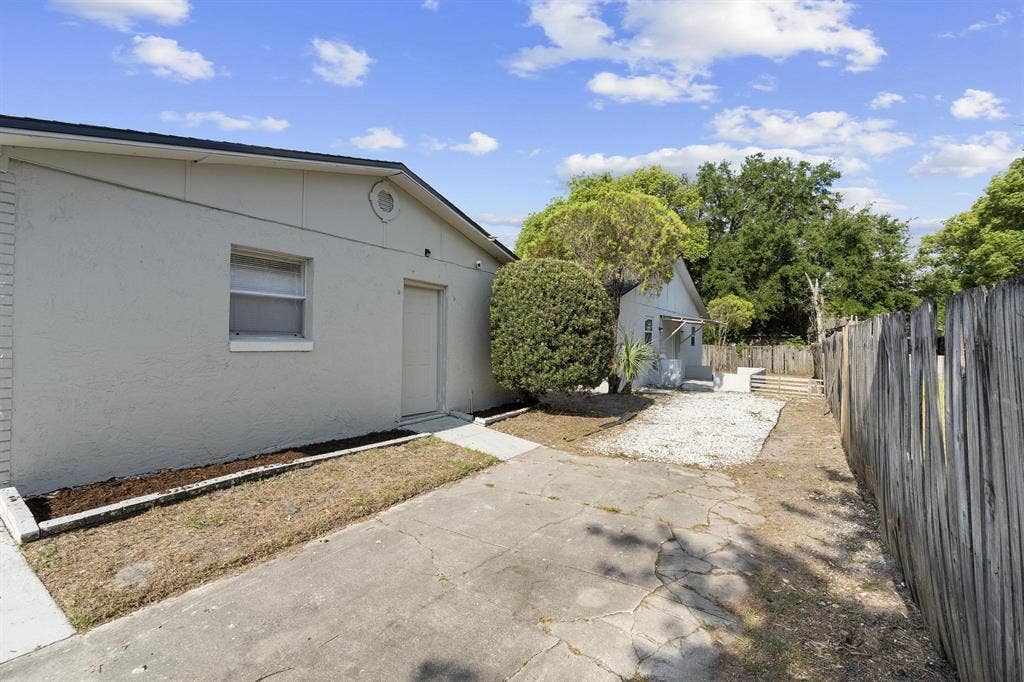 5 BR in Sanford