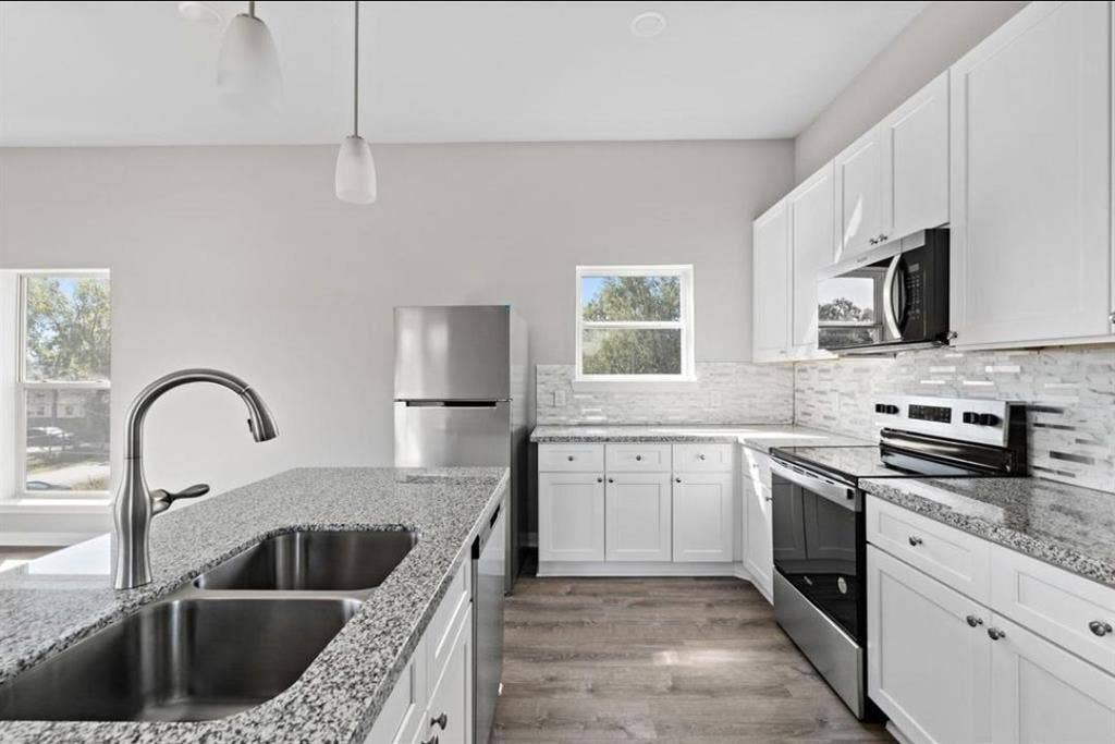 6 BR in Houston