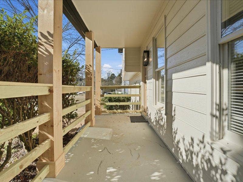 8 BR in Lawrenceville