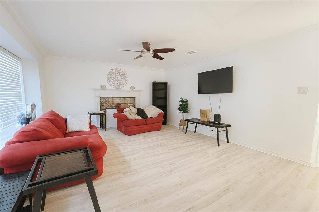 6 BR in Pflugerville