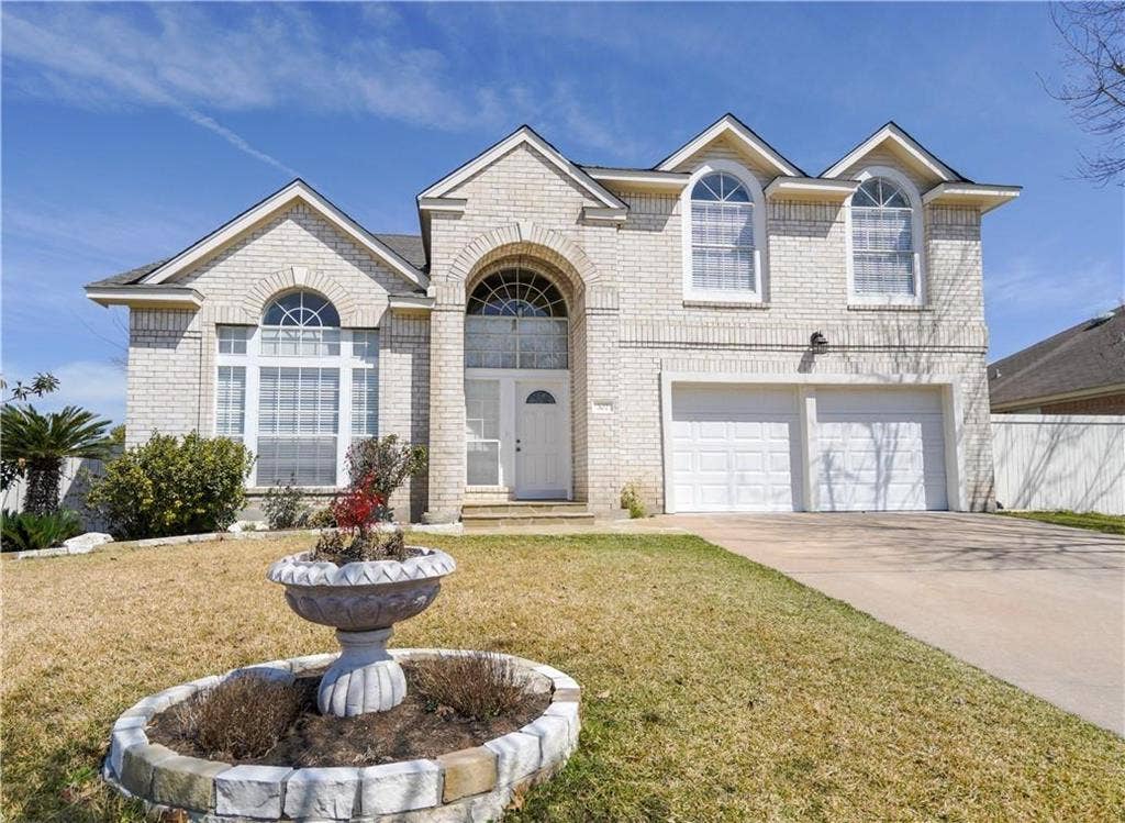 6 BR in Pflugerville