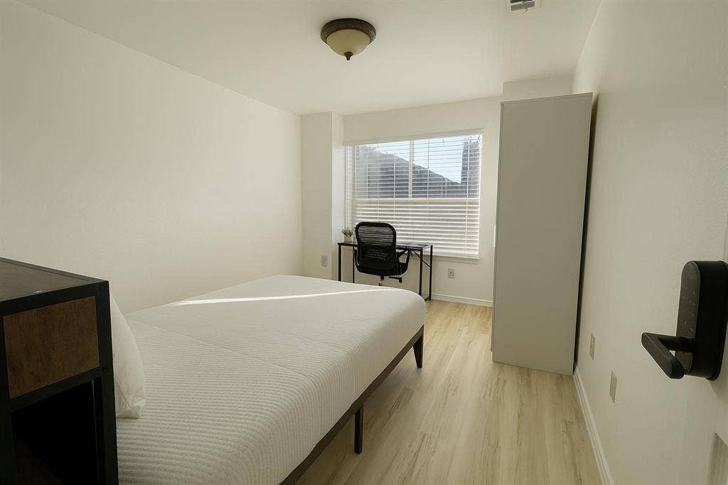 6 BR in Pflugerville