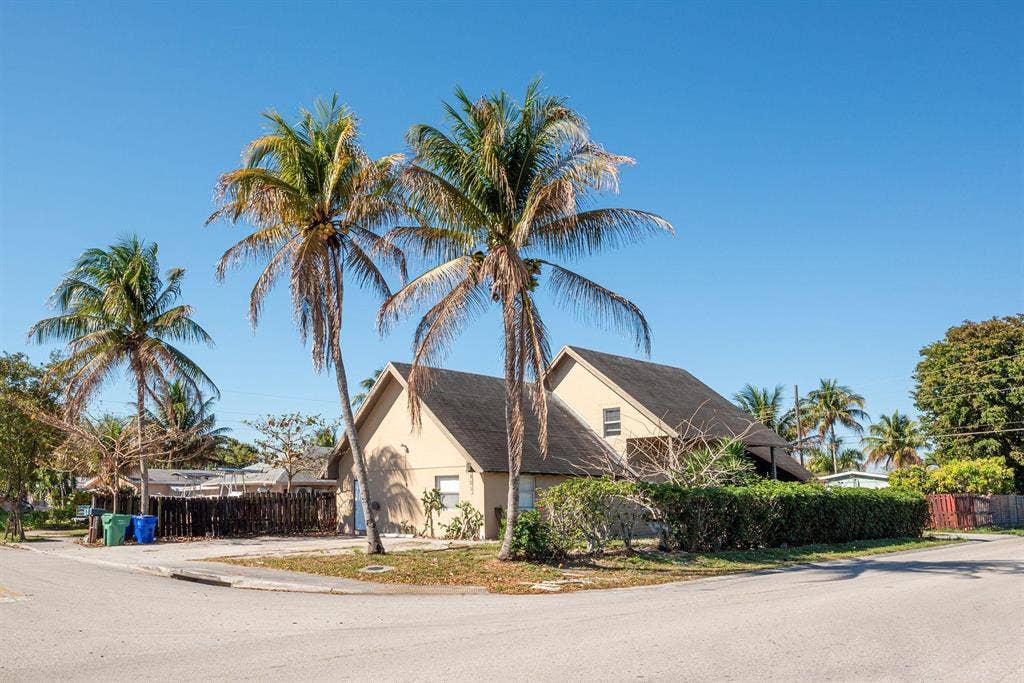 7 BR in Plantation