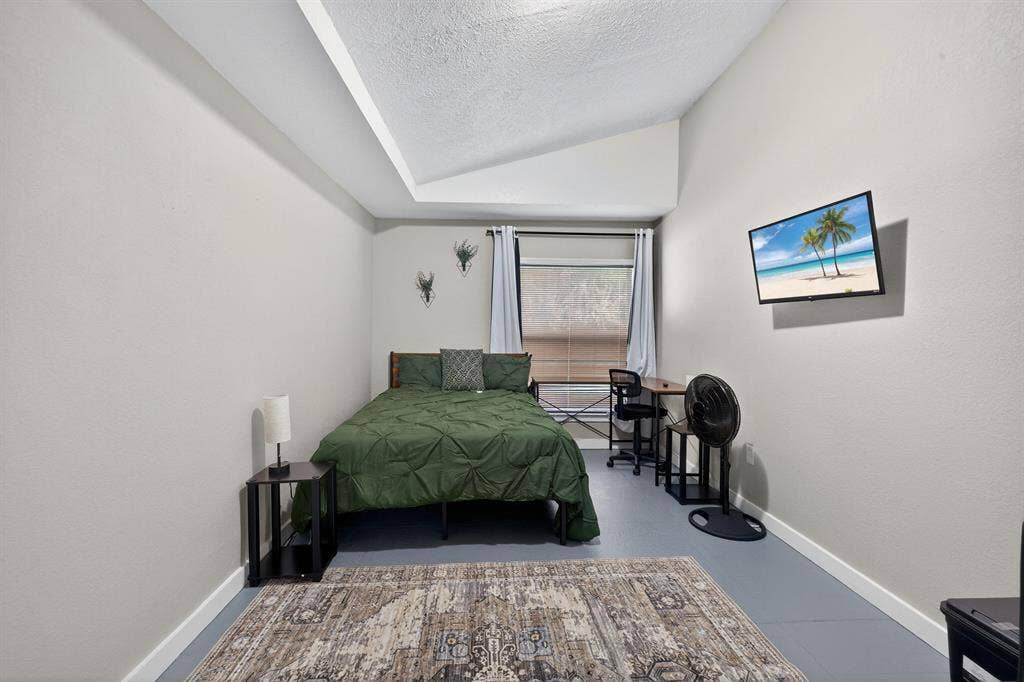 8 BR in Alva
