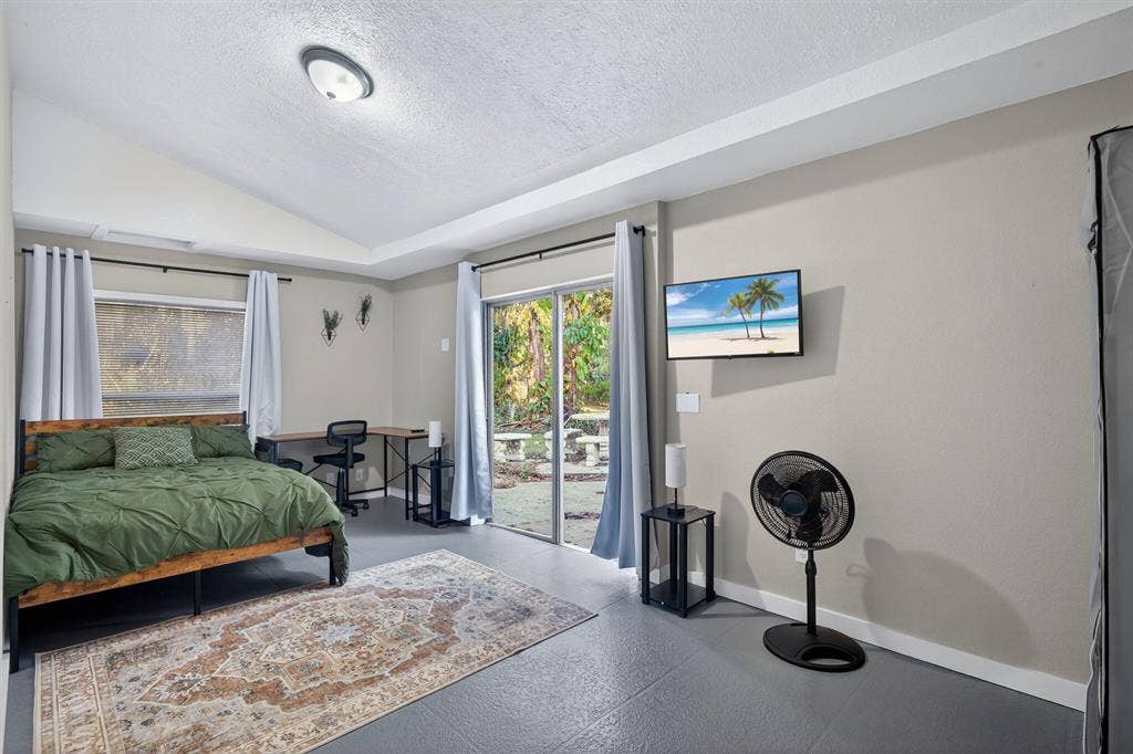 8 BR in Alva