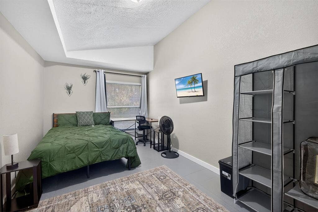 8 BR in Alva