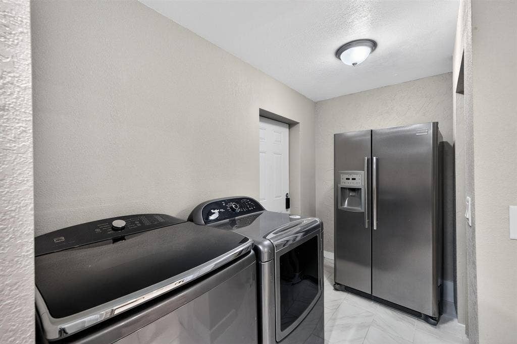 8 BR in Alva