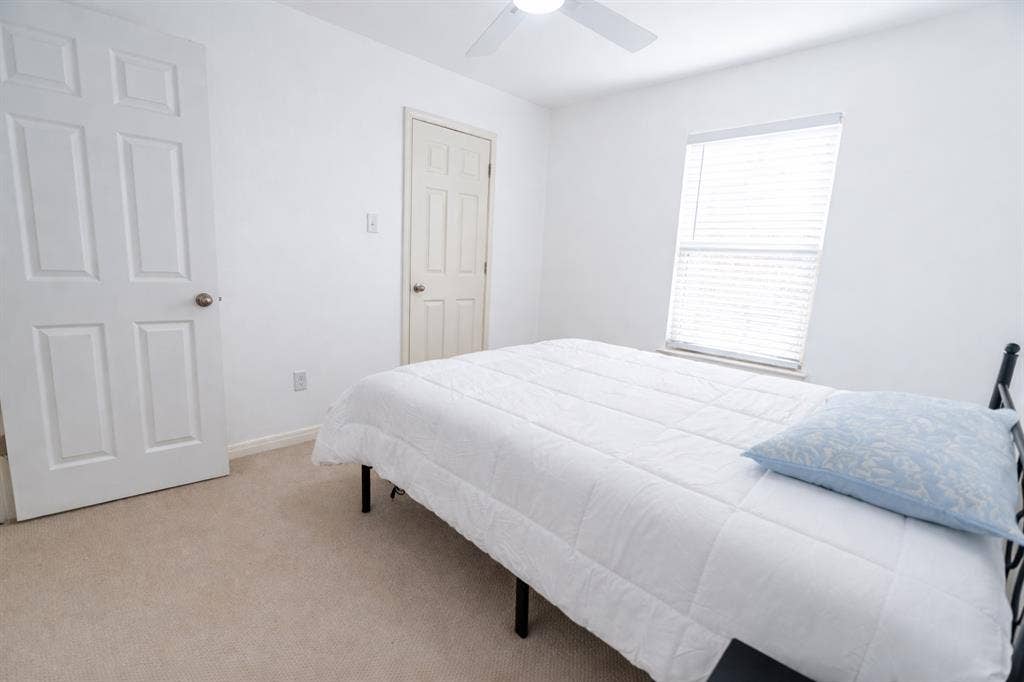 4 BR in Austin