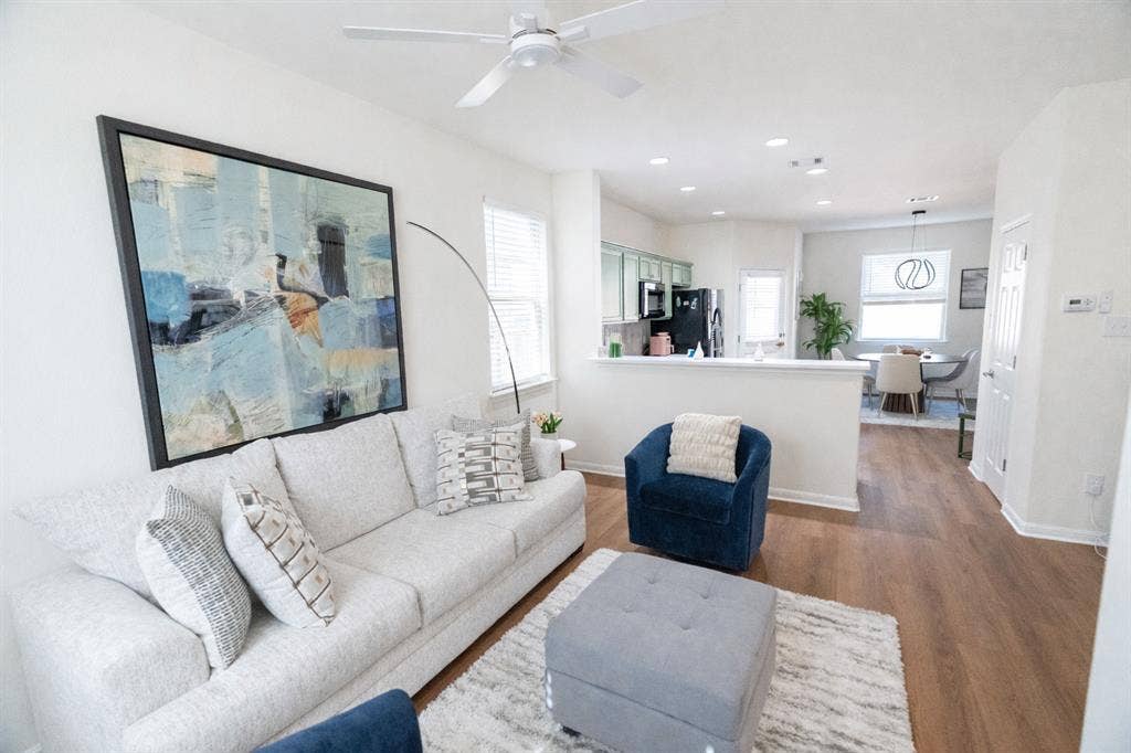 4 BR in Austin