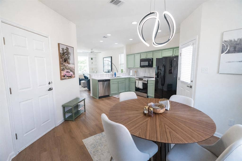 4 BR in Austin