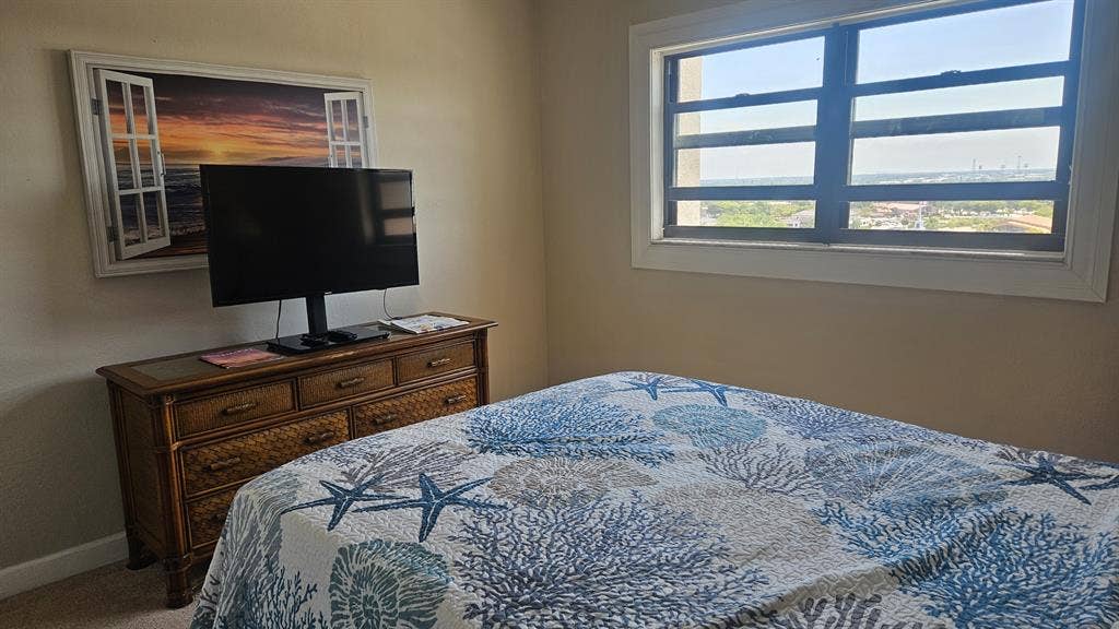 Waterfront Living for Professionals