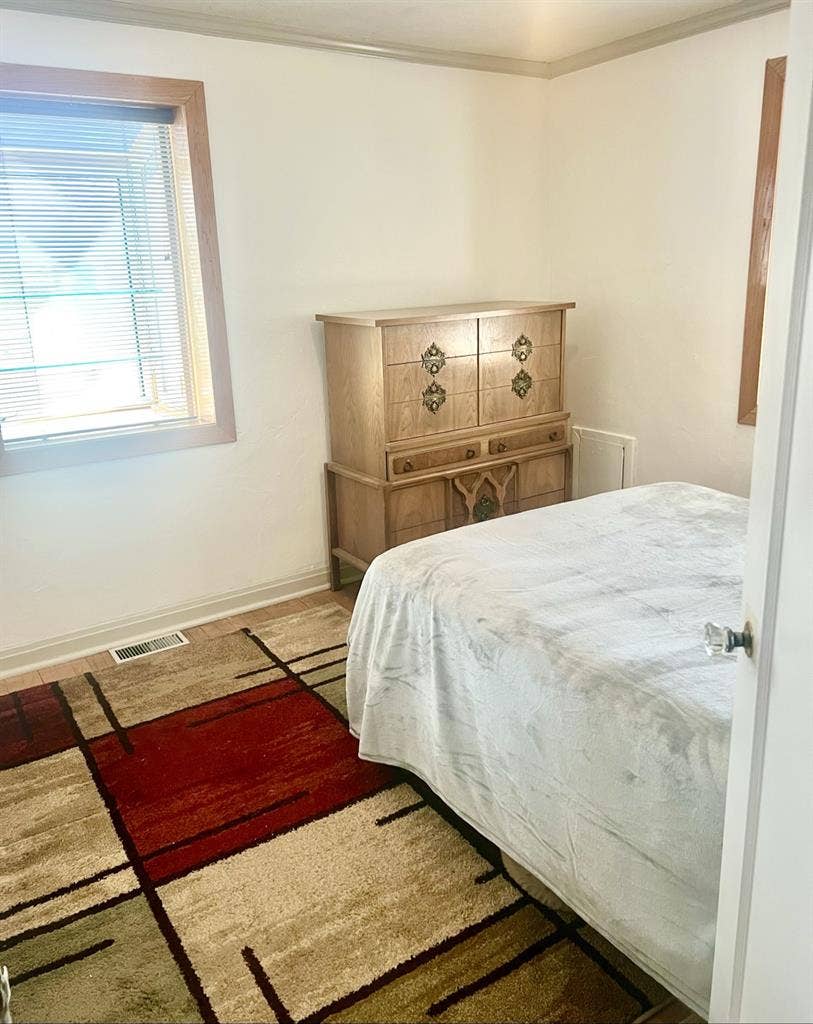 $775–$825 Utilities Included