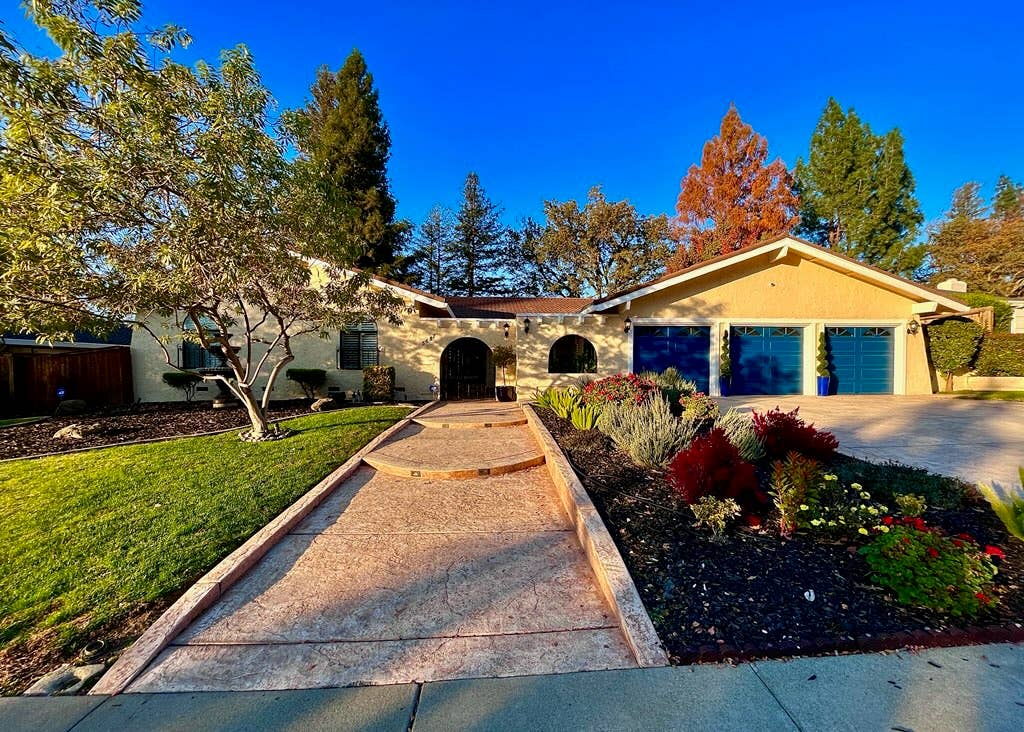 Room for rent in quiet household