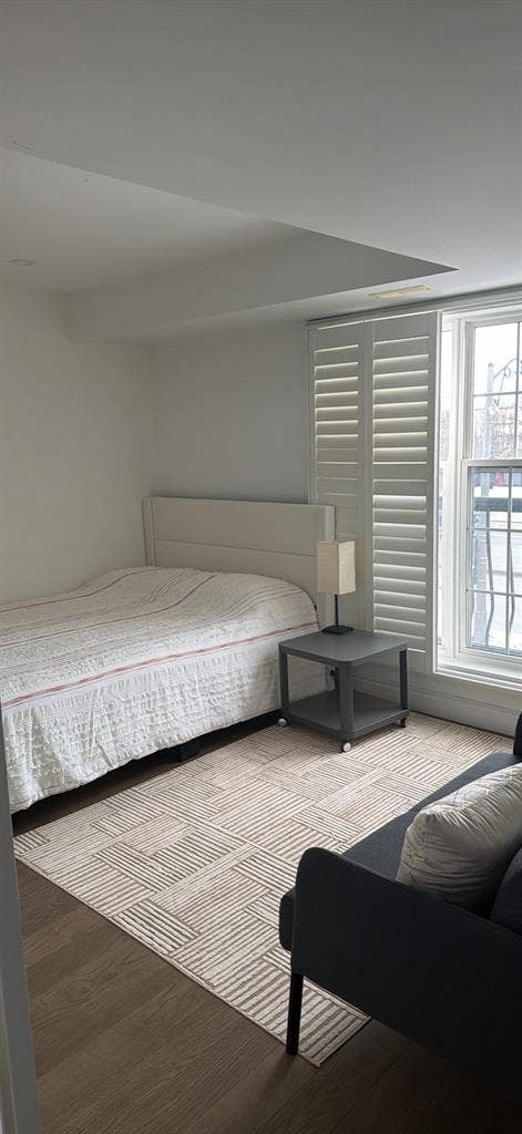 1 Bhk room for rent.