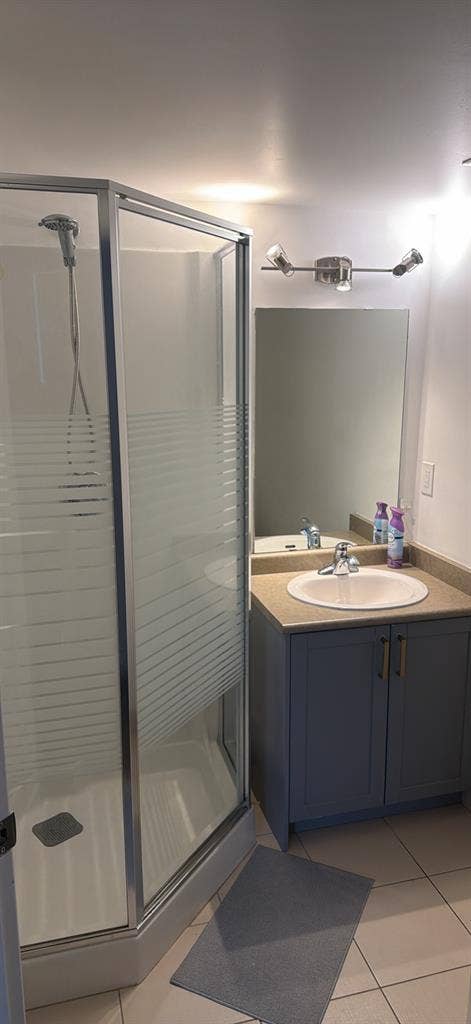 1 Bhk room for rent.