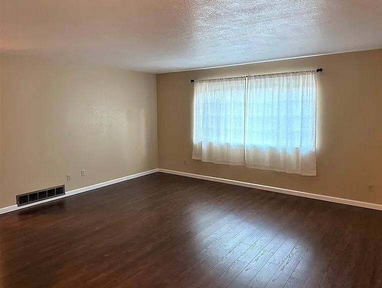 New Listing nicely kept property.