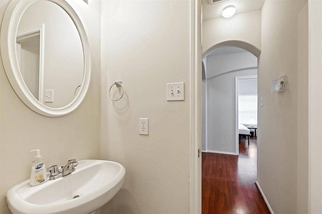 8 BR in Richmond