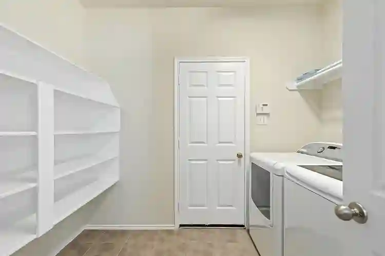 8 BR in Richmond