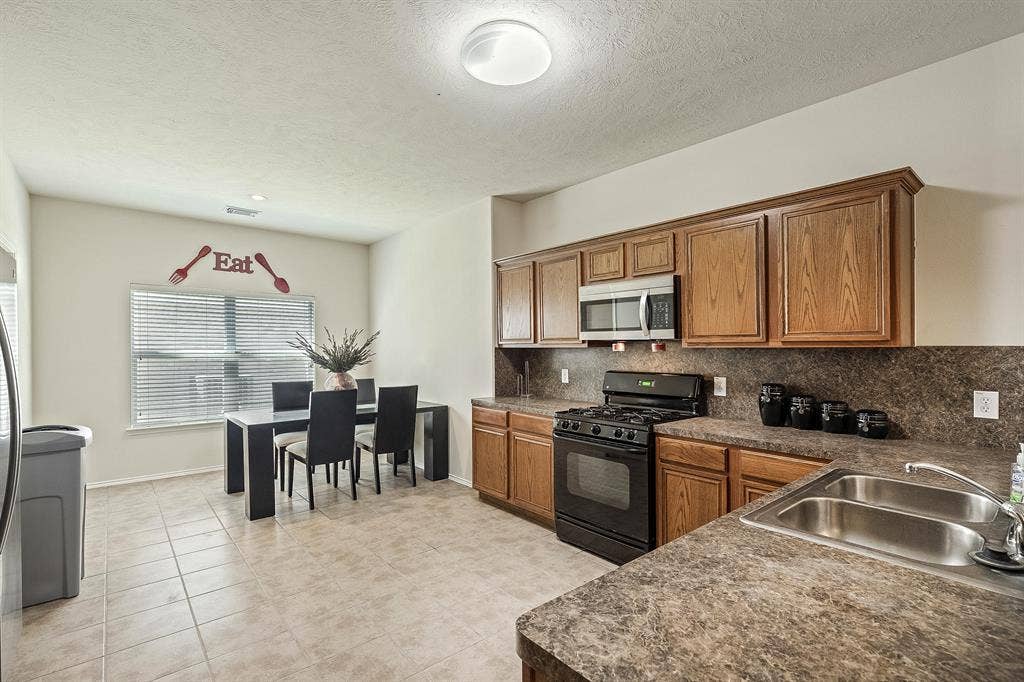 8 BR in Richmond