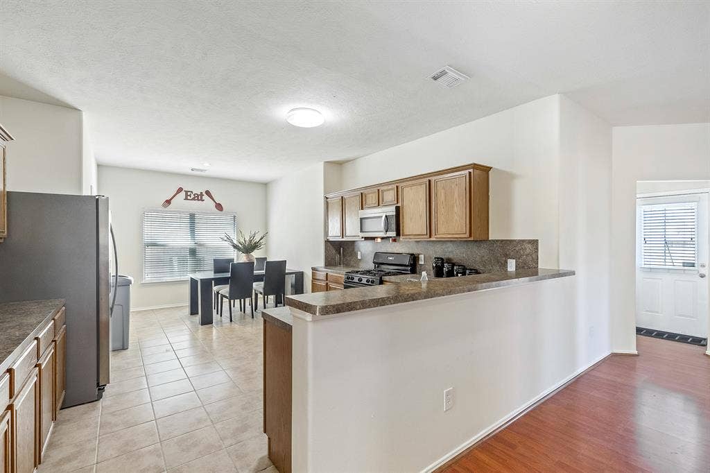 8 BR in Richmond