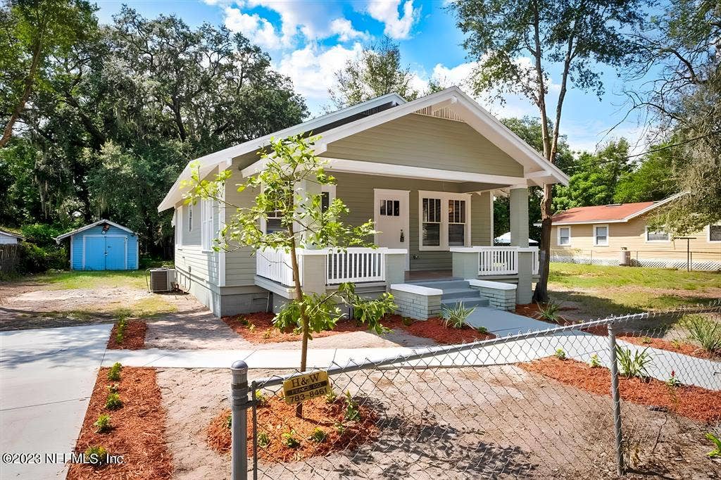 2 BR in Jacksonville