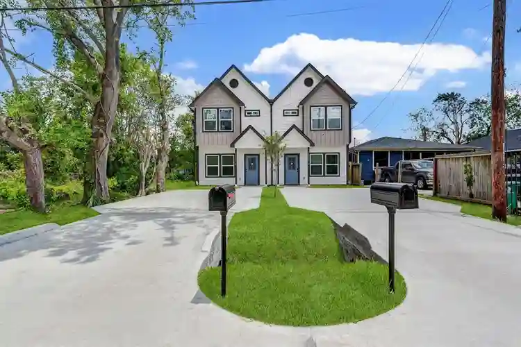 5 BR in Houston
