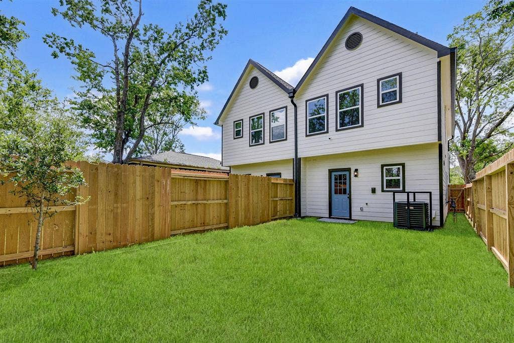 5 BR in Houston