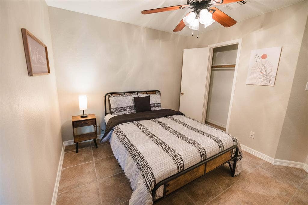 7 BR in Arlington