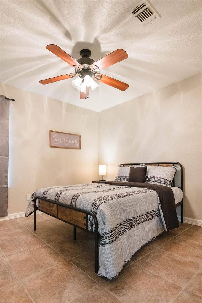 7 BR in Arlington