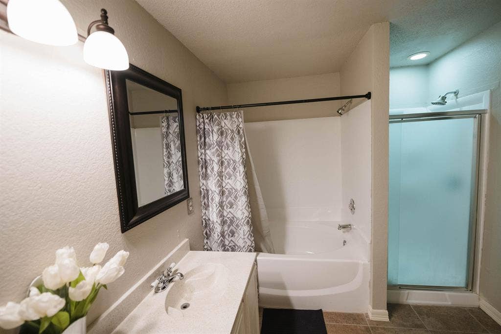 7 BR in Arlington
