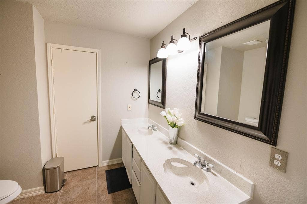 7 BR in Arlington