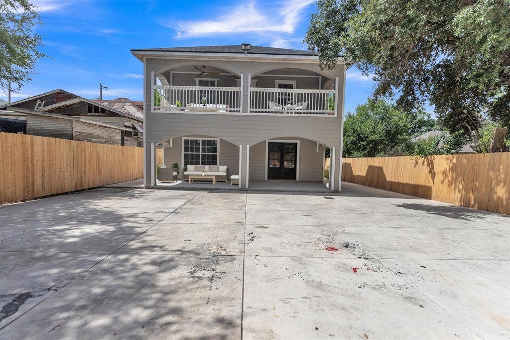 8 BR in San Antonio