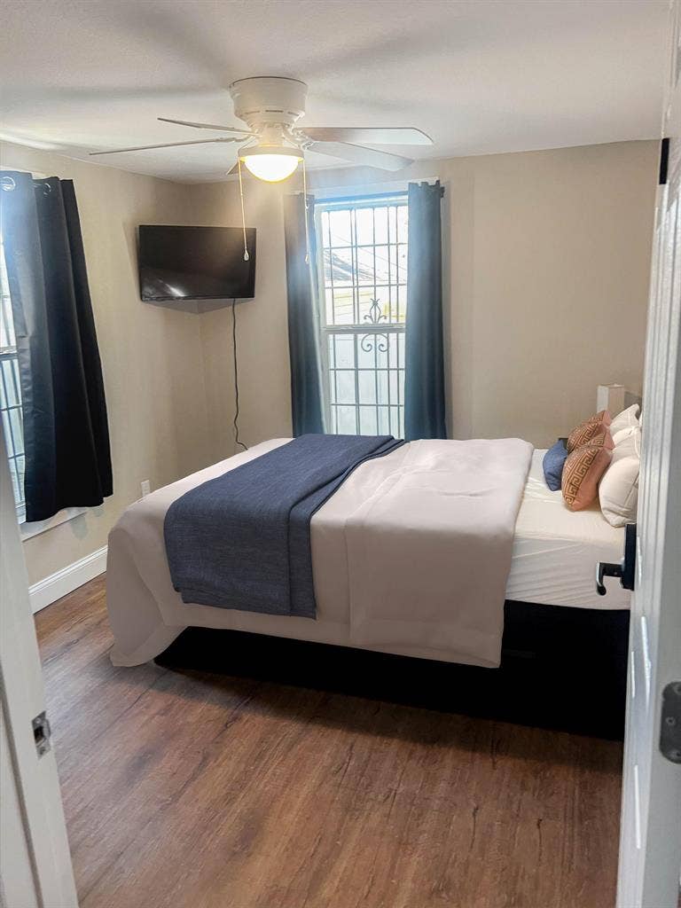 6 BR in Tampa