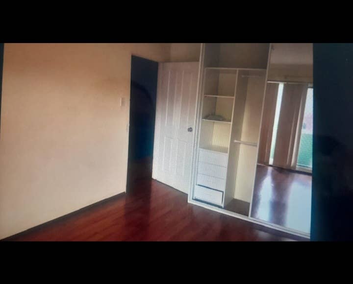 1 room is available in 2 bdr unit