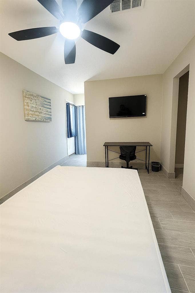 7 BR in Houston
