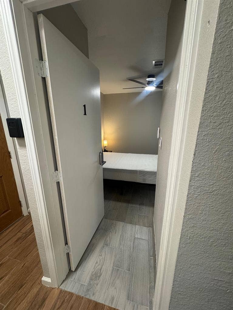 7 BR in Houston