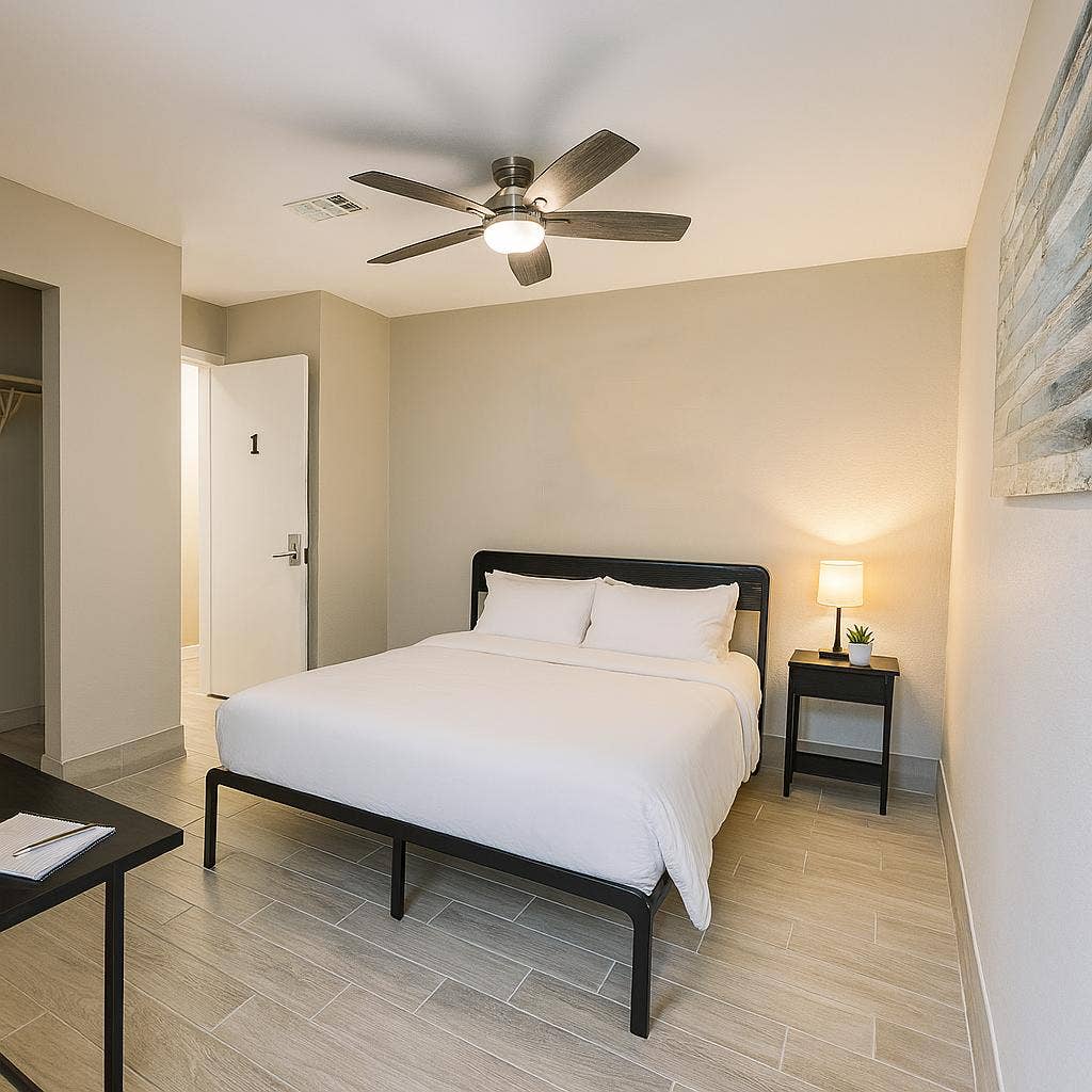 7 BR in Houston