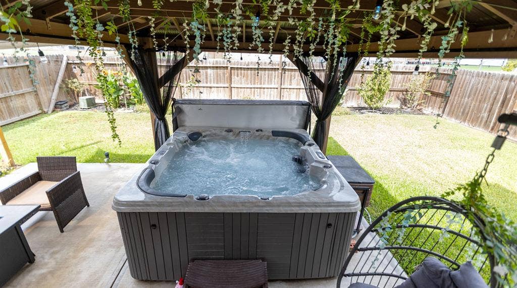 4 BR in Houston