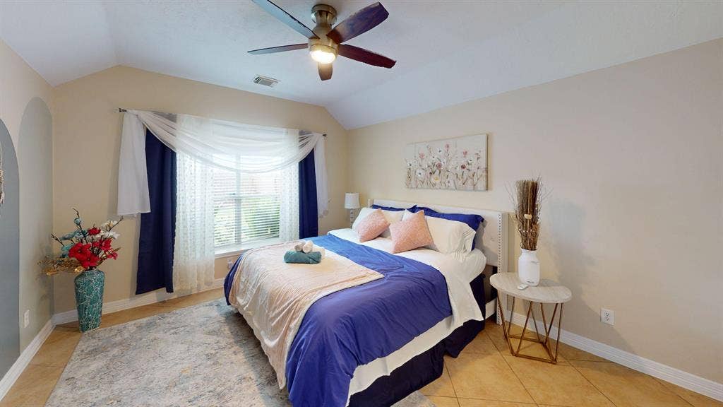 4 BR in Houston