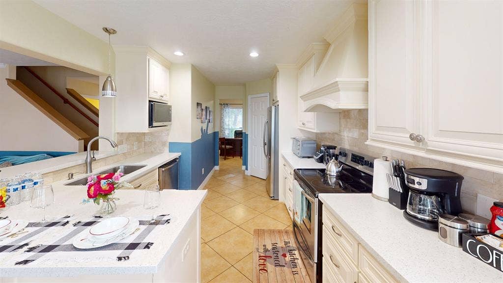 4 BR in Houston