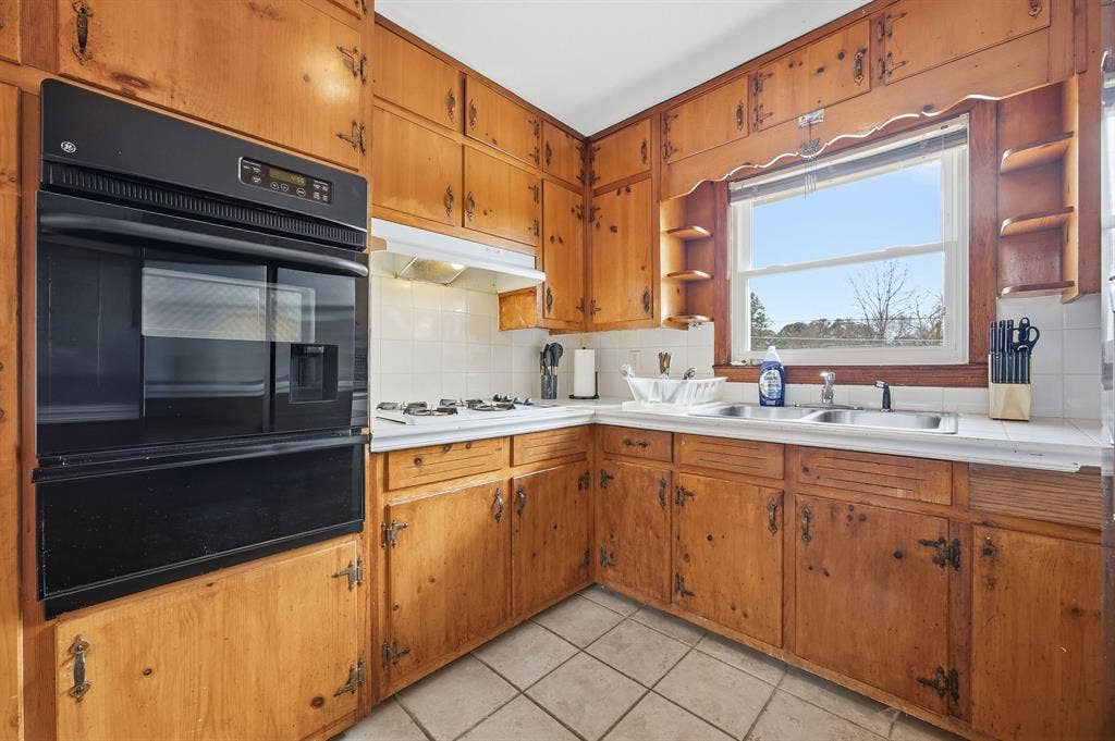 8 BR in Marietta